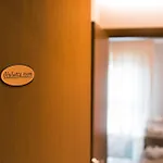 Romeo\'S Room - Royal Welcome