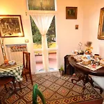 B&B Grand Lori