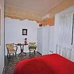 B&B Grand Lori