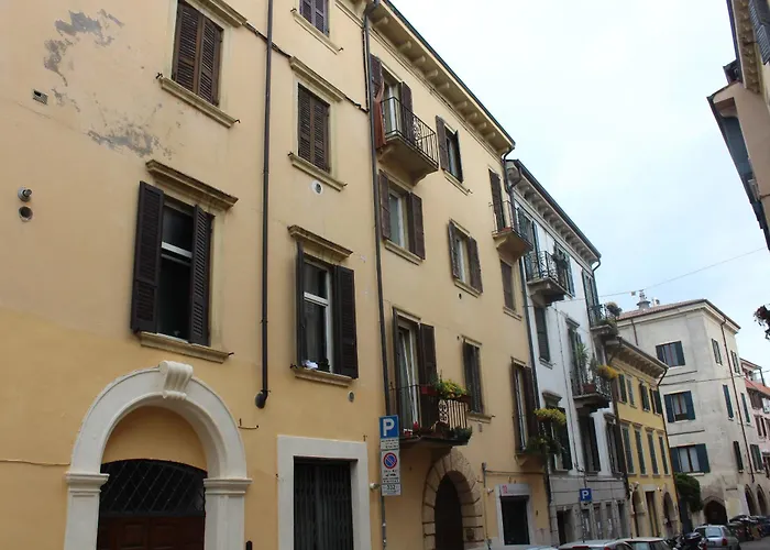 Star House Verona