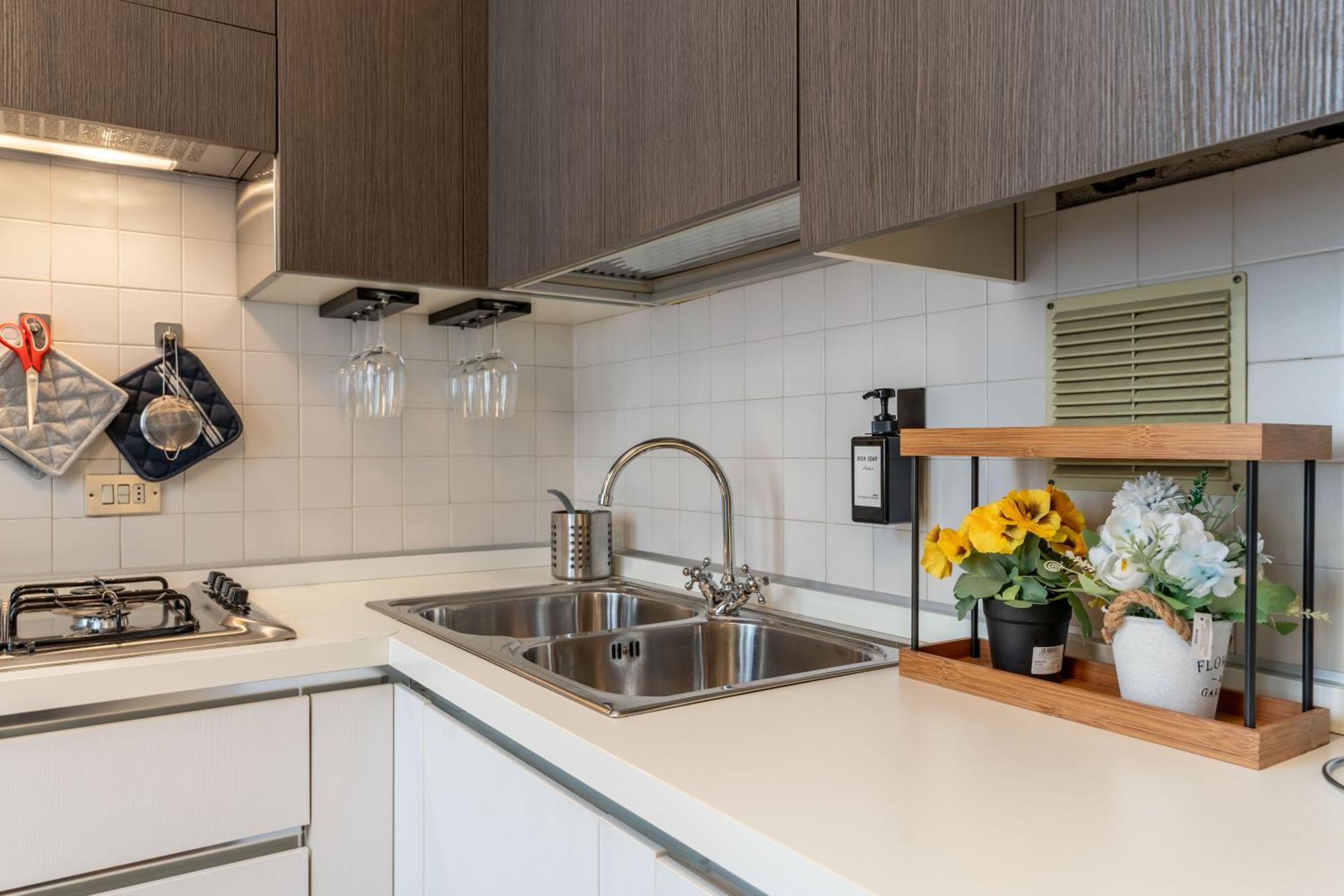-near Arena & Parking - Pet Friendly Historical Arena Palace
