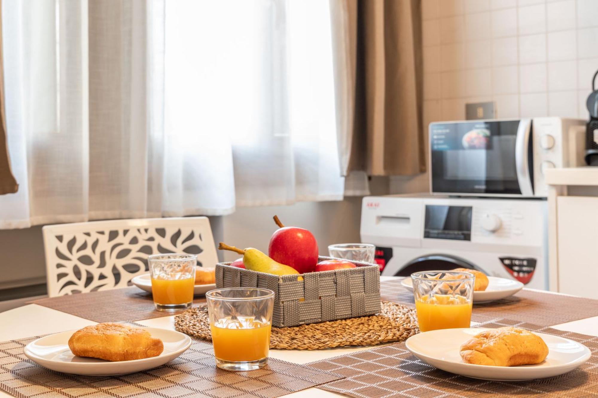 -near Arena & Parking - Pet Friendly Historical Arena Palace *