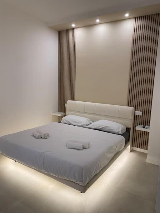 Luxury Roel *