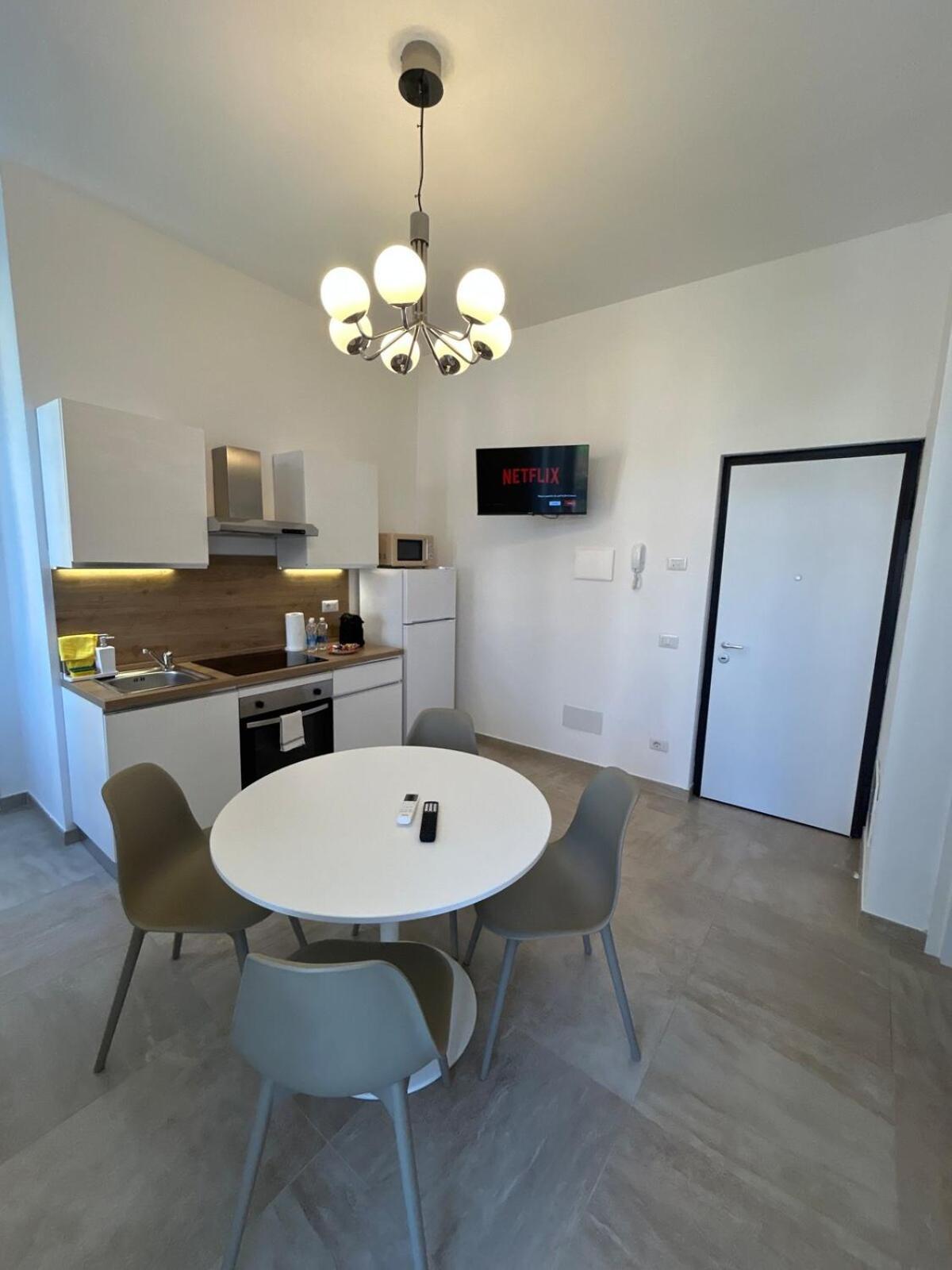 Moderno A Apartment
