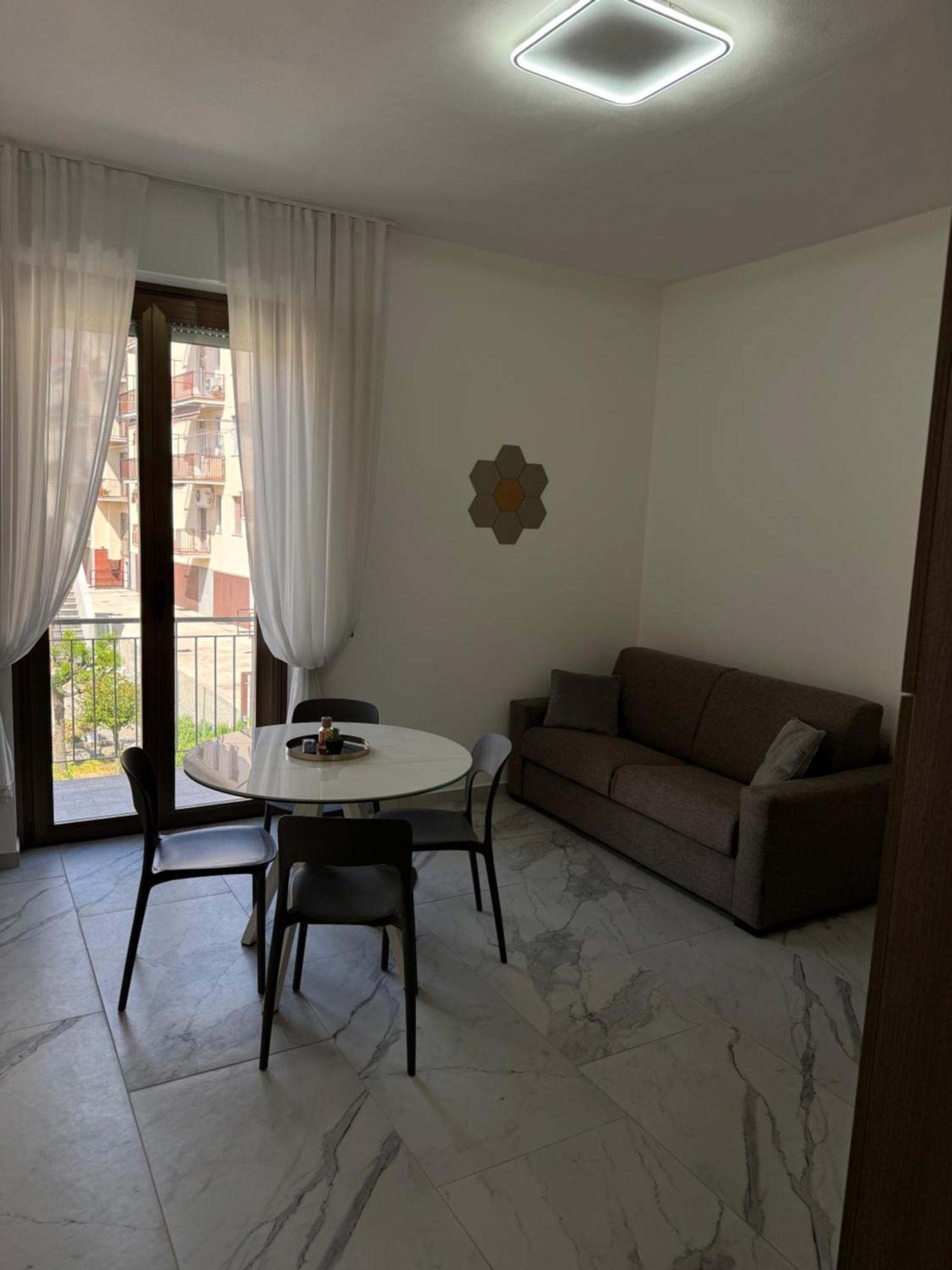 Apartment Fiore Di Pietra 2