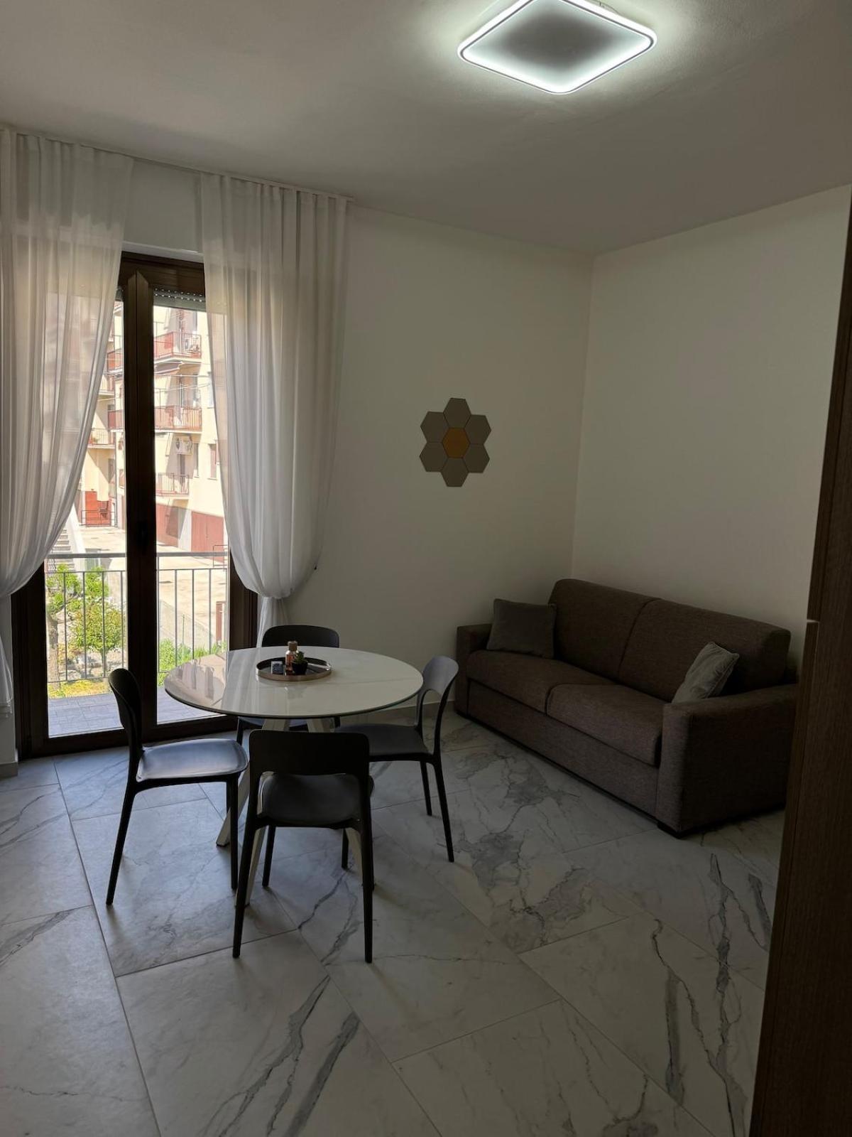Apartment Fiore Di Pietra 2 *
