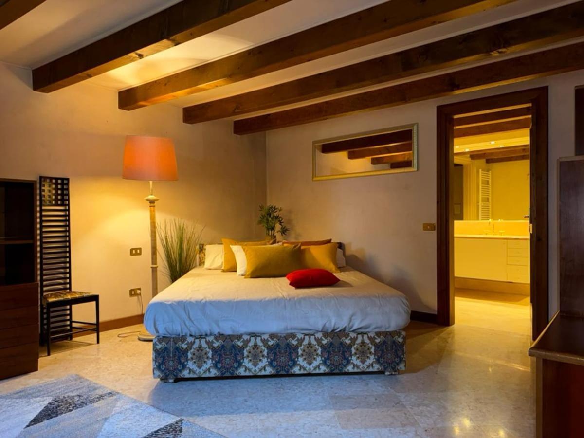 At Ponte Pietra With Garden And Parking *