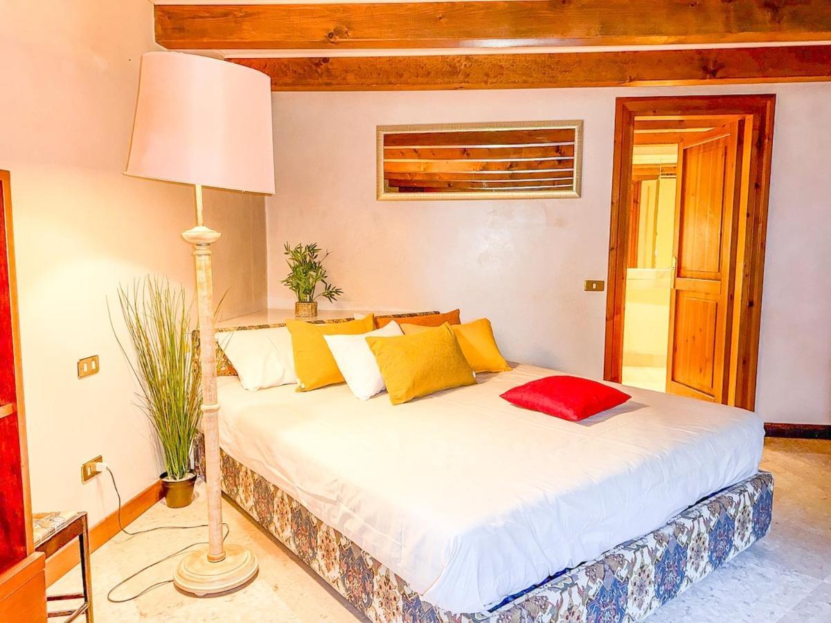 Appartamento At Ponte Pietra With Garden And Parking