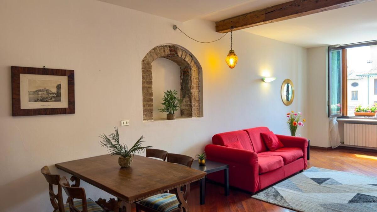 Apartment At Theater Free Parking