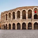 - Arena - Panoramic View - Central Apartment
