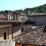 Di Punto In Bianco Home