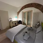 Juliet\'S Neighbours- Luxury Apartment