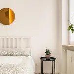 Freshly Renovated 10 Minutes From Arena