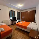 Marconi Rooms And Apartments