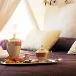 Primavera Rooms