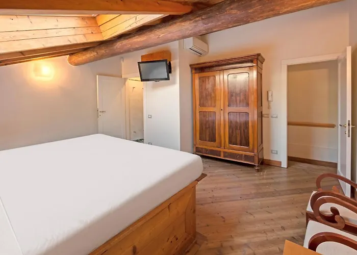 City Centre Rooms And Apartments