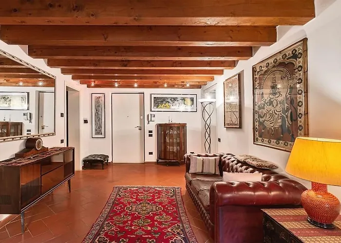 Arena Vintage Apartment
