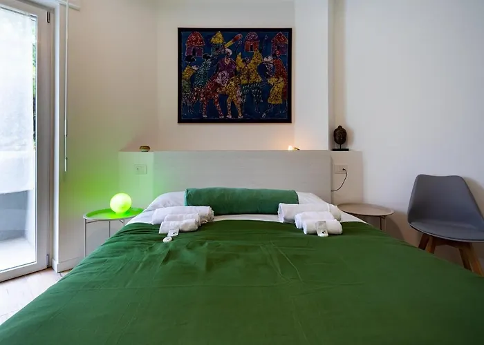Modern Grey Flat In Verona