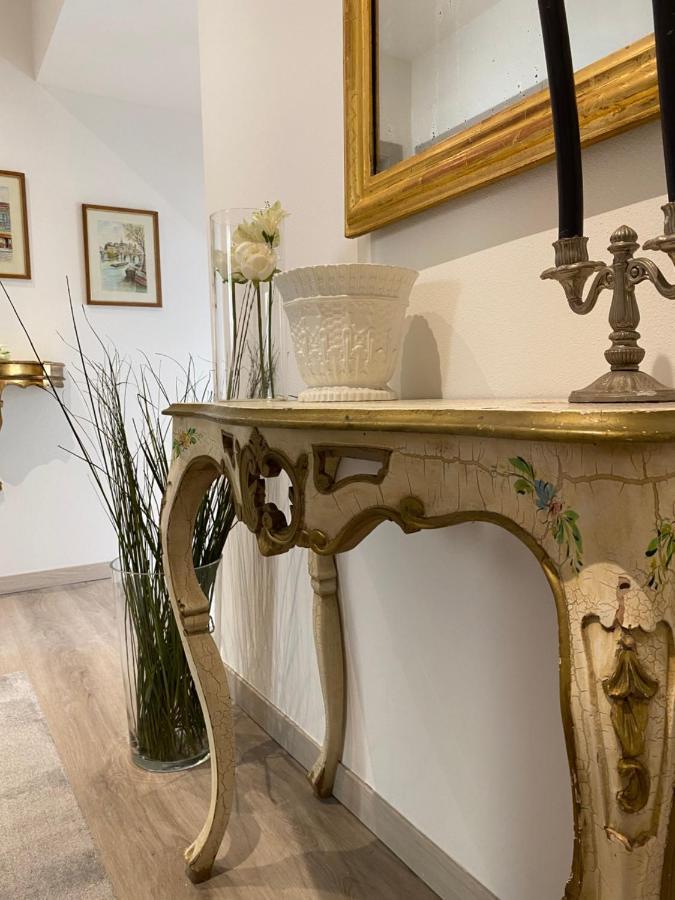 Unique Verona