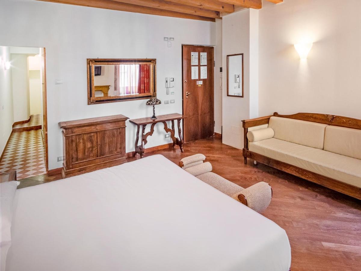 Centre And 2* Verona