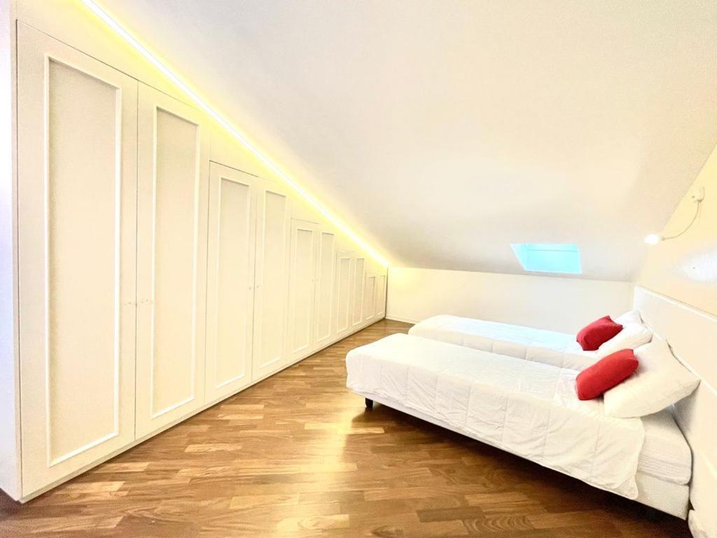Domus - Ampia Moderna Casa Su 2 Piani Nel Cuore Di Apartment Verona