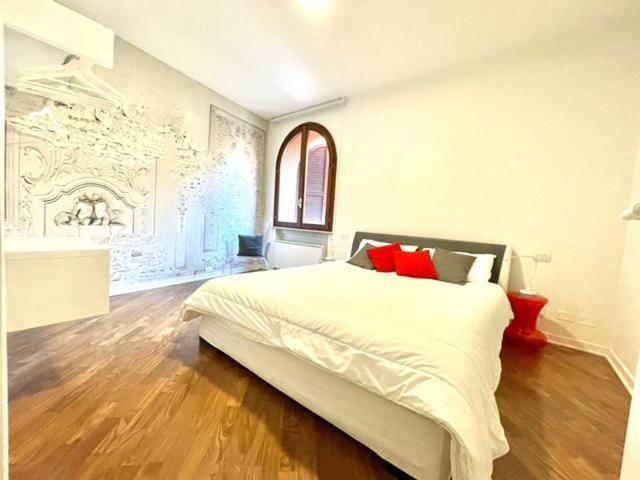 Domus - Ampia Moderna Casa Su 2 Piani Nel Cuore Di * Verona