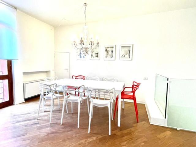 Apartment Domus - Ampia Moderna Casa Su 2 Piani Nel Cuore Di