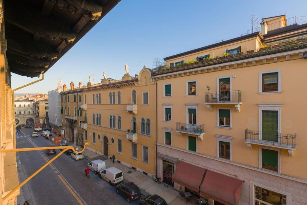 Apartment Magnificent 1800 In The Heart Of Verona