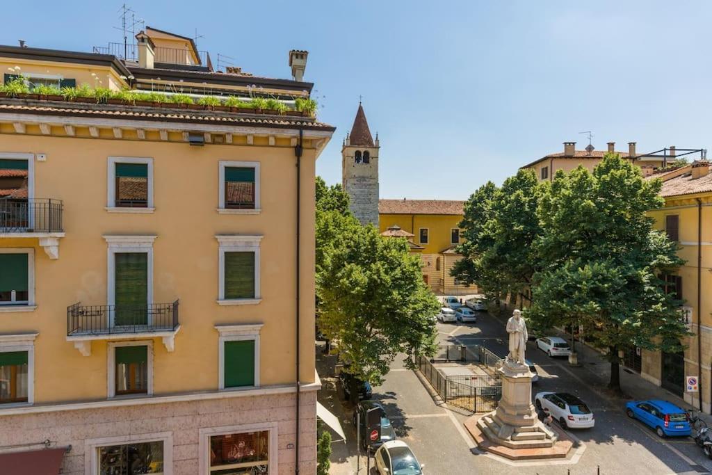 Apartment Magnificent 1800 In The Heart Of Verona