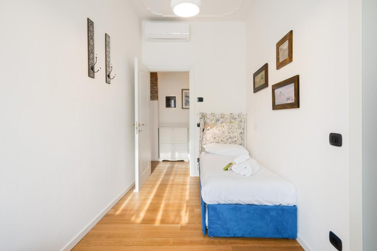 San Vitale Elegant Flat