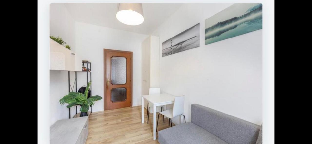 Apartment Queen East