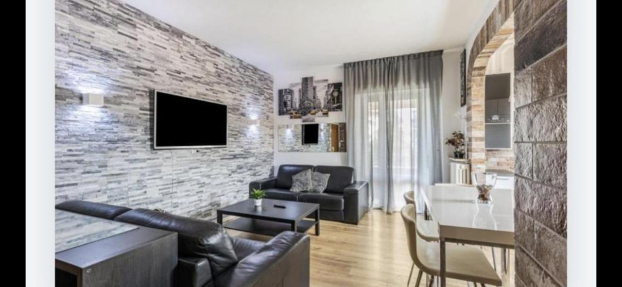 Queen East Apartment Verona