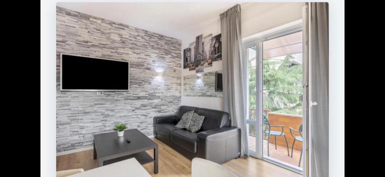 Queen East Apartment *