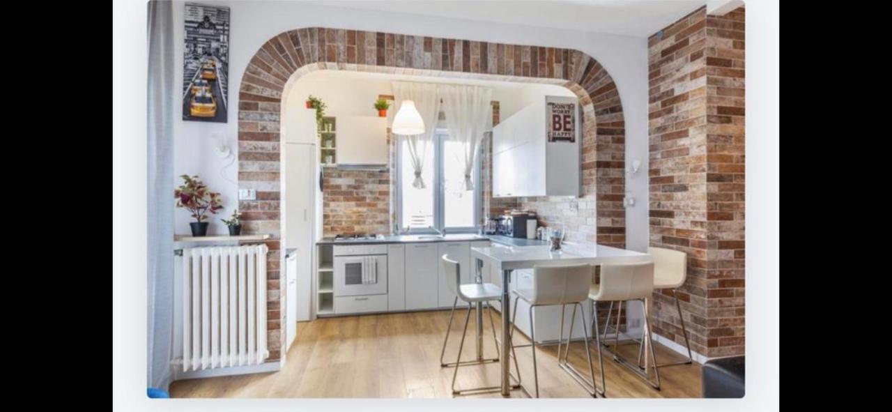 Queen East Apartment *