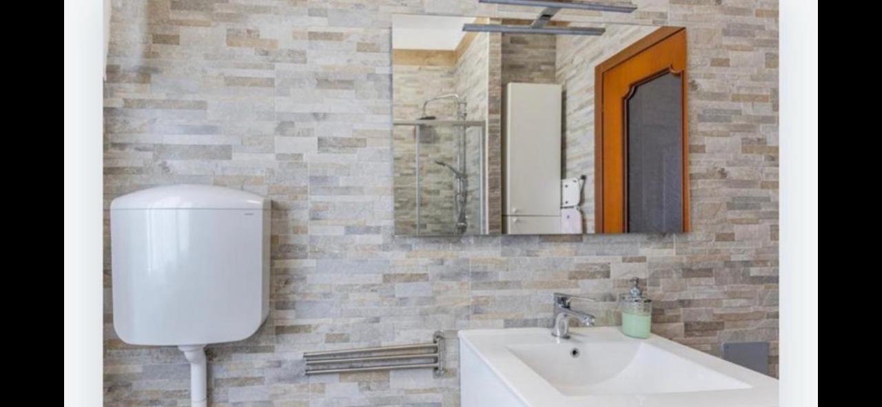 Apartment Queen East *