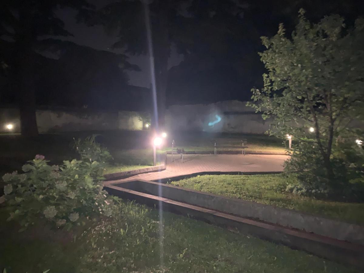 Bellissimo Riservato Vicino Al Centro