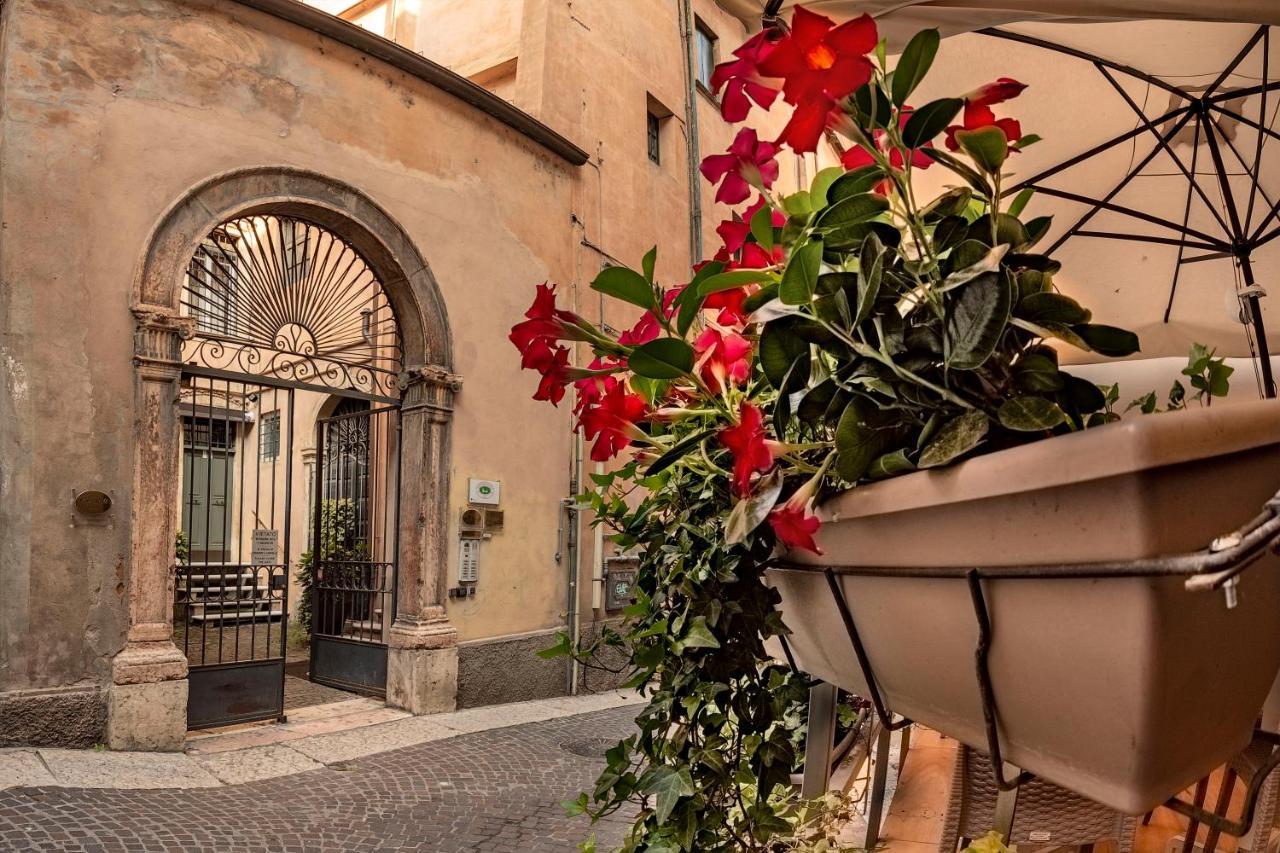 Palazzo Negri Apartment *