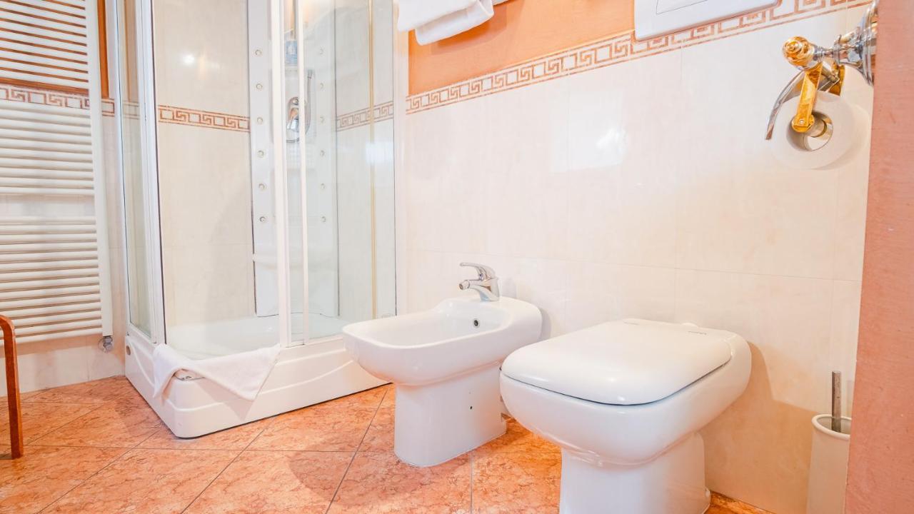 Domus Nova Palace - Italian Homing Guest house Verona