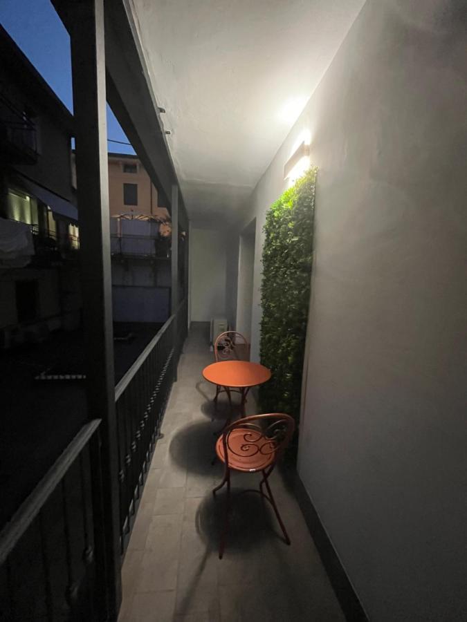 Juliet's Neighbours- Luxury Apartment