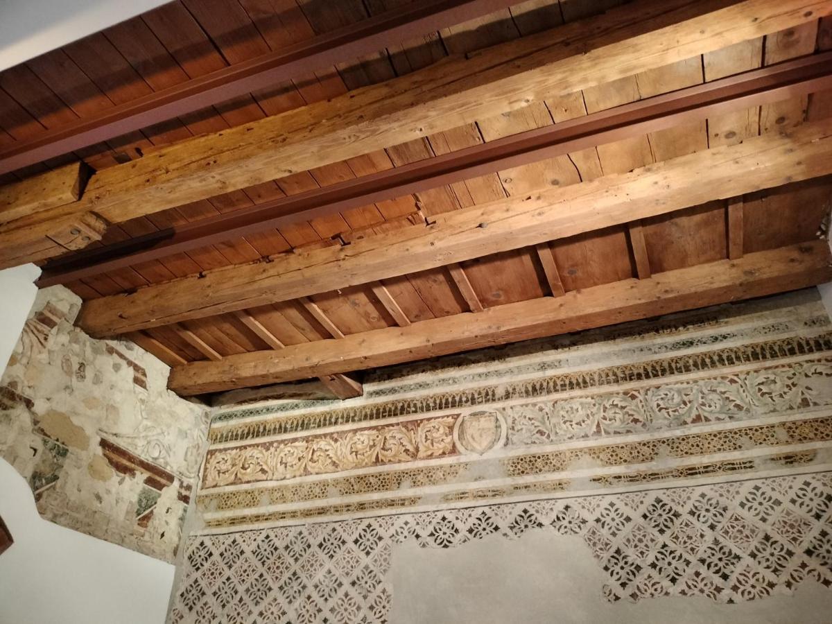 Juliet's Neighbours- Luxury * Verona