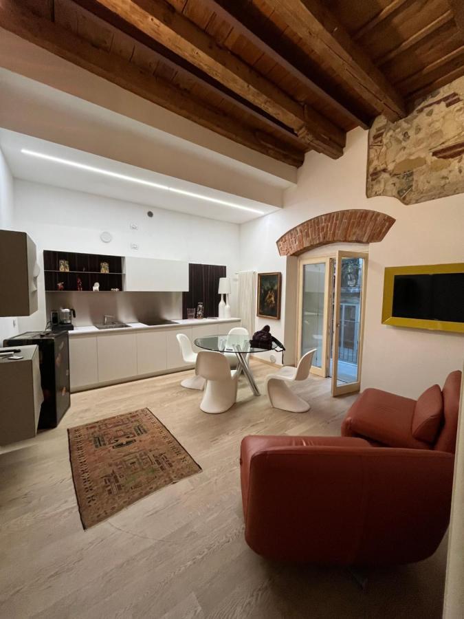 Juliet's Neighbours- Luxury Apartment Verona