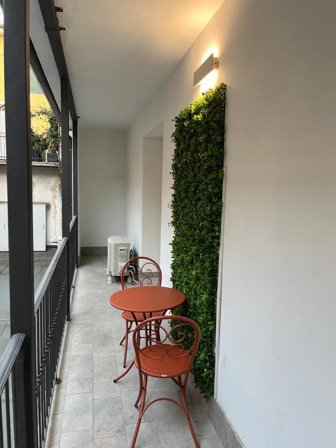 Juliet's Neighbours- Luxury Apartment