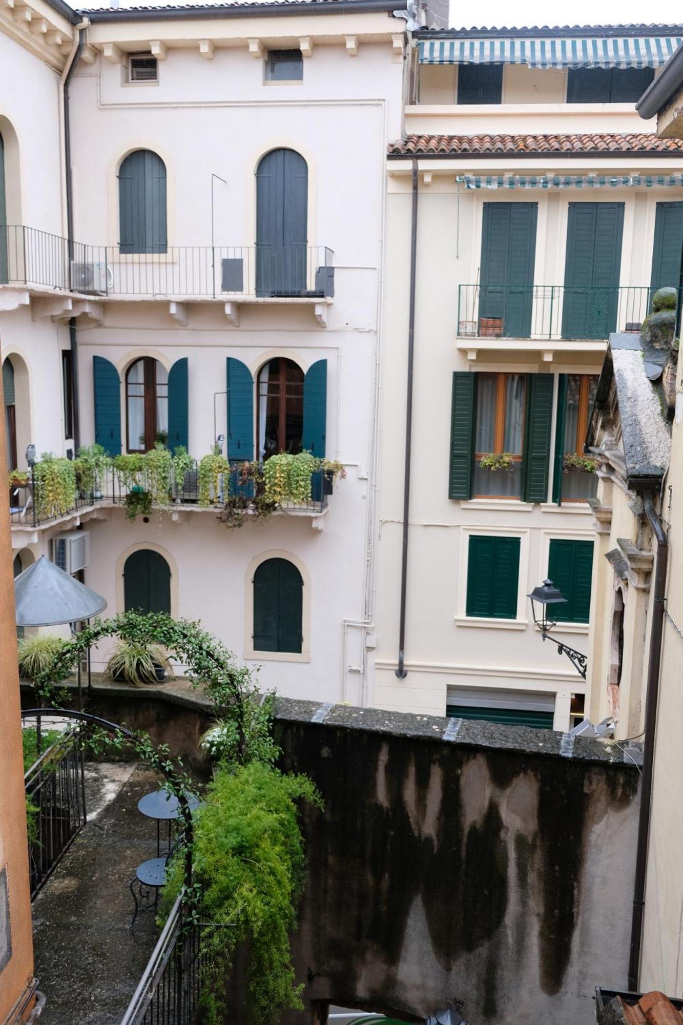Palazzo Negri Apartment *