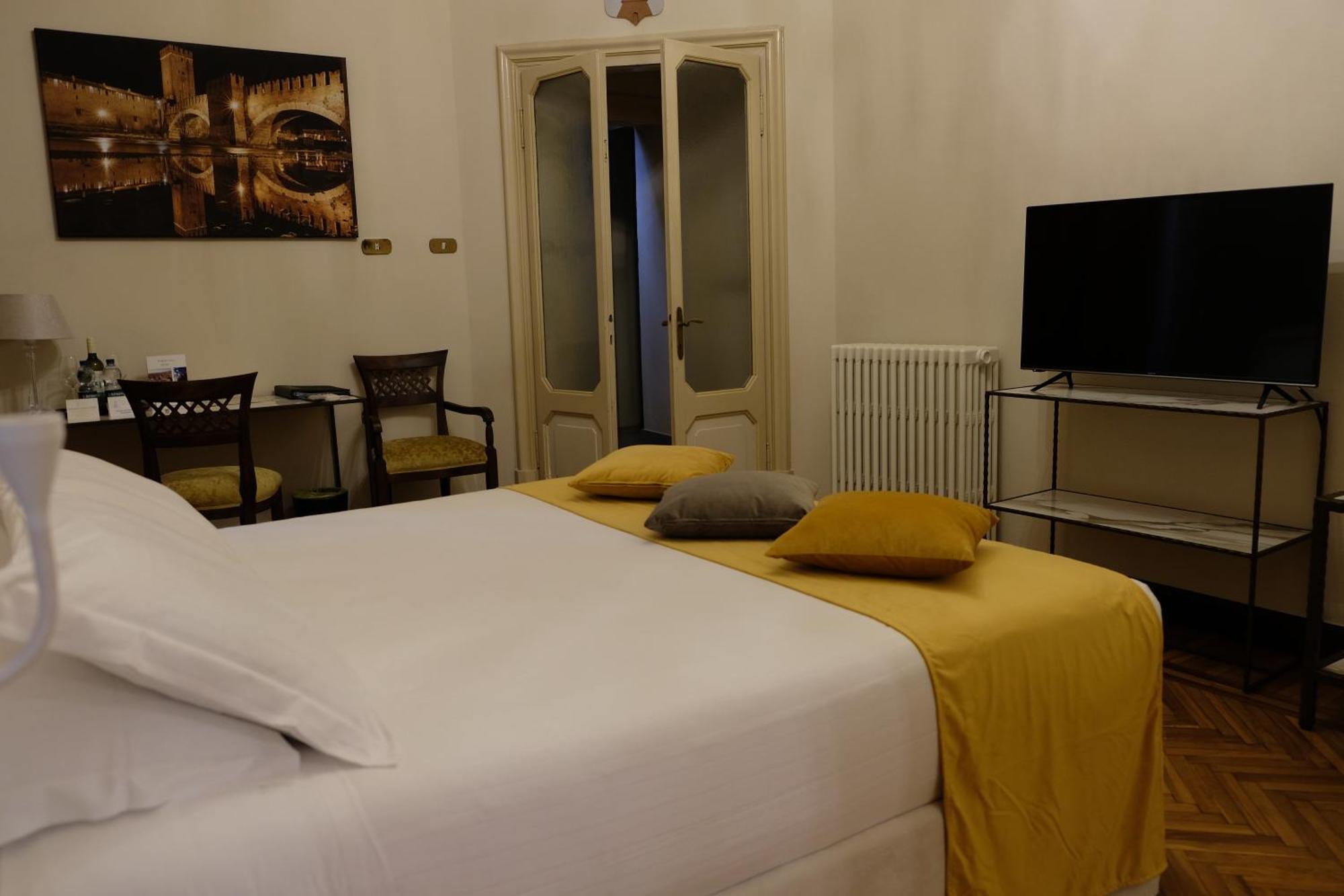 Palazzo Negri Apartment