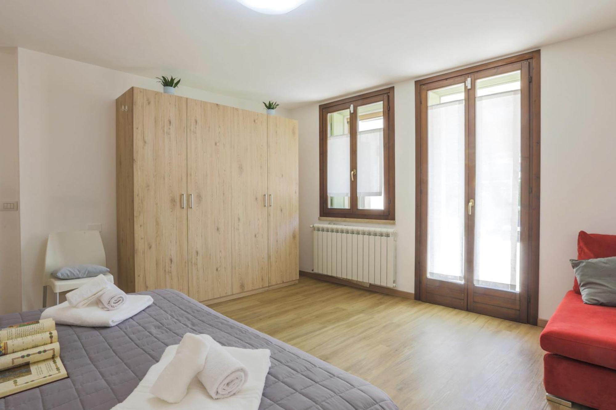 Elegant Apartment: Free Netflix, Wi-fi & Parking Verona