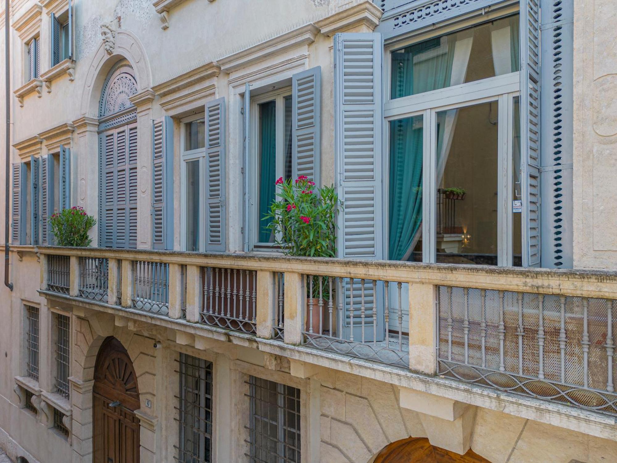 Corte Realdi - Palazzo Camozzini *