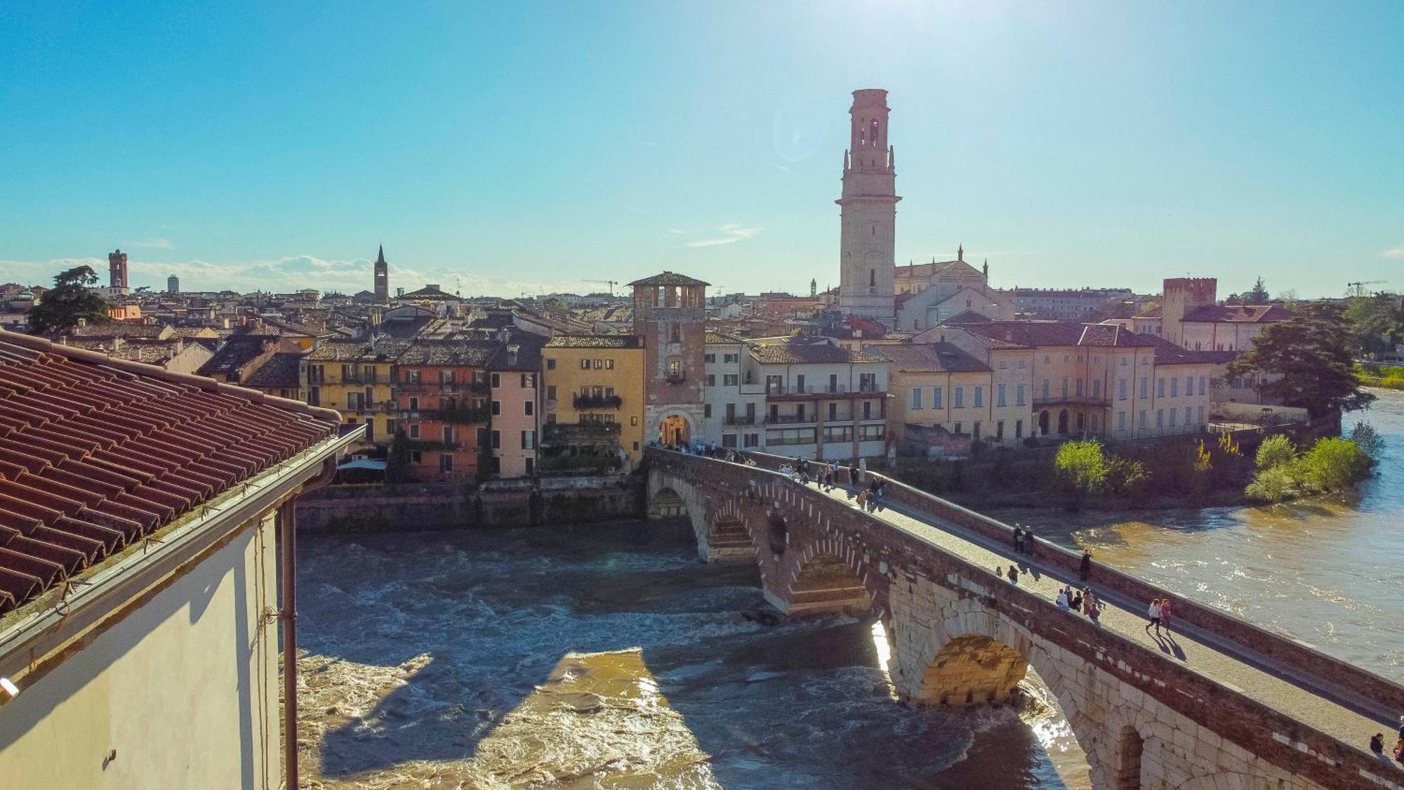 Residenza Veronica A Ponte Pietra Apartment Verona
