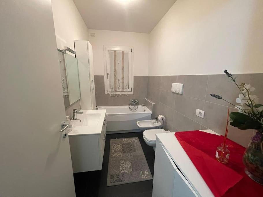 Elegant Relax Near Veron Center Fair Garda Apartment Verona