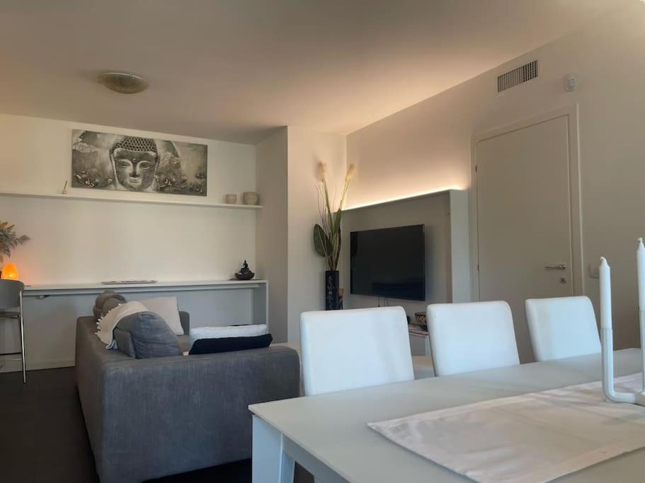 Elegant Relax Near Veron Center Fair Garda