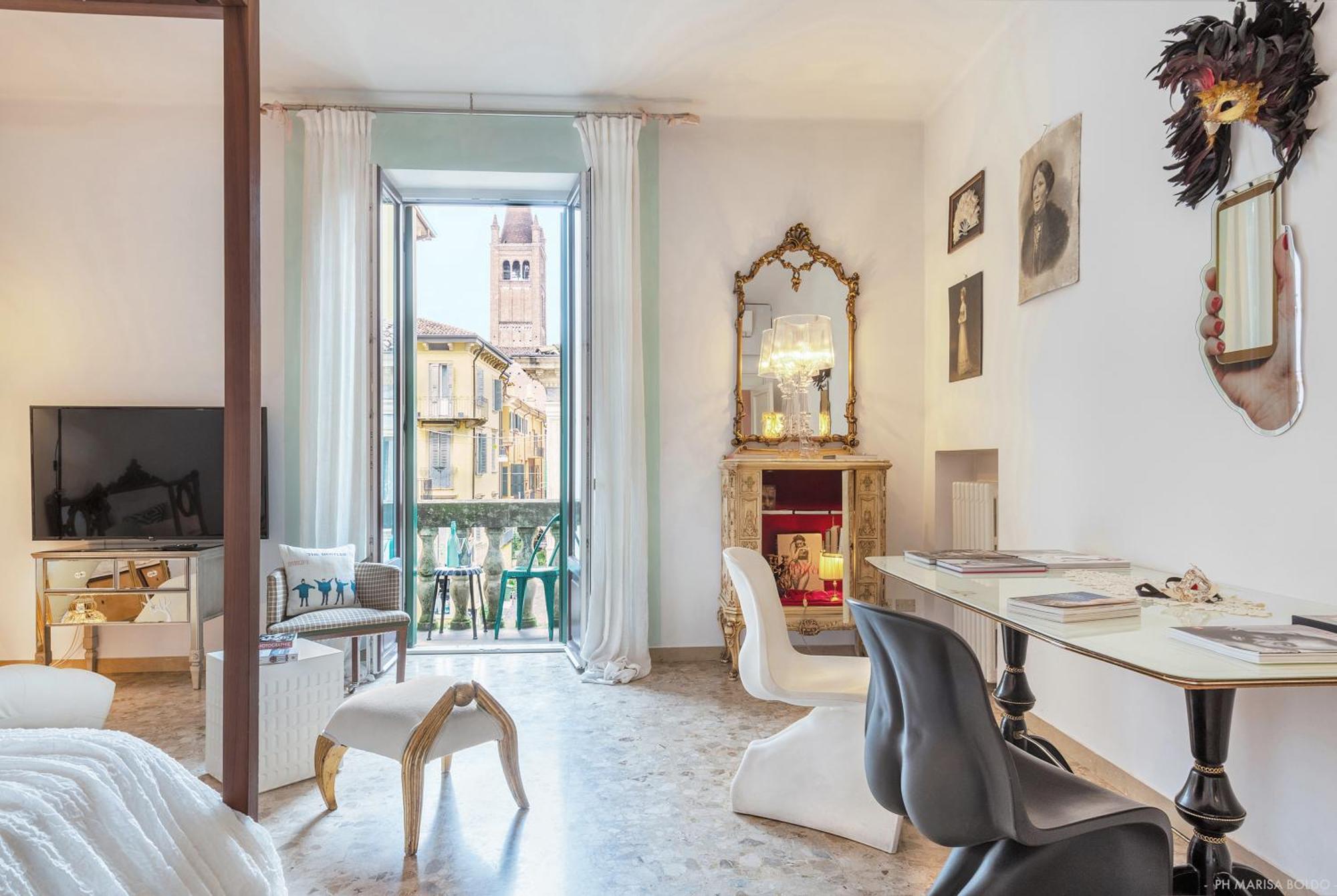 Billie's Flat White - Art & Design In Historic Centre Verona